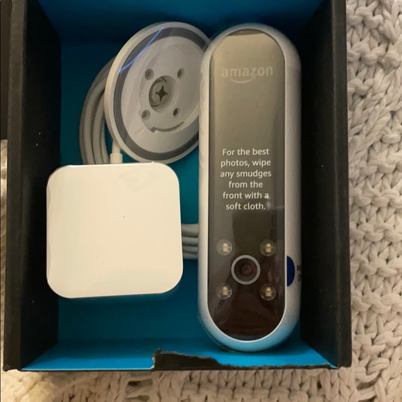 Amazon Echo Look - Picture 3 of 3